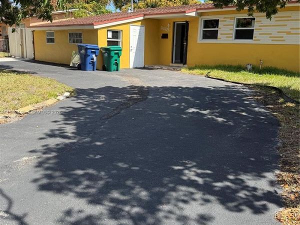 18811 NW 24th Ave , Miami Gardens, FL 33056