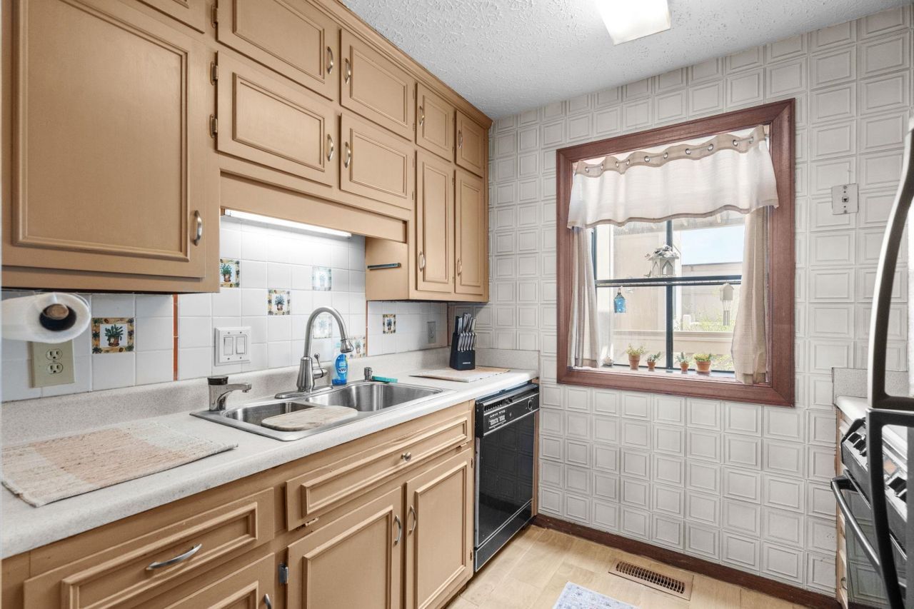 3015 Old Bryan Dr. Photo 14