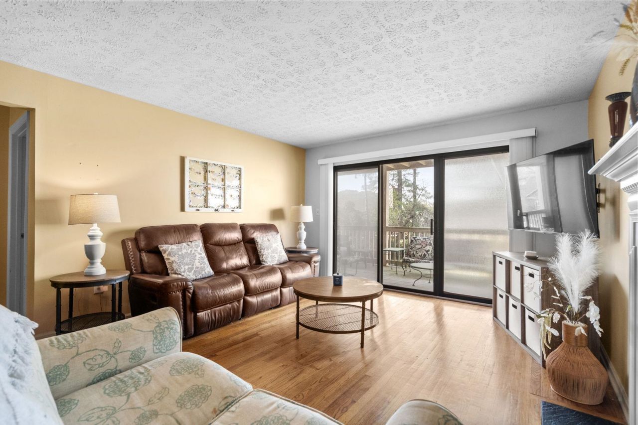 3015 Old Bryan Dr. Photo 6