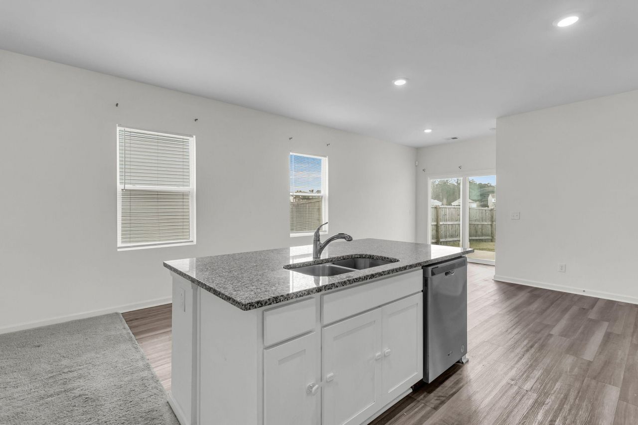 475 Pender Woods Drive Photo 6