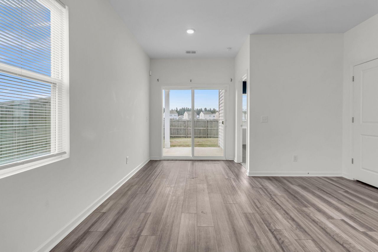 475 Pender Woods Drive Photo 9