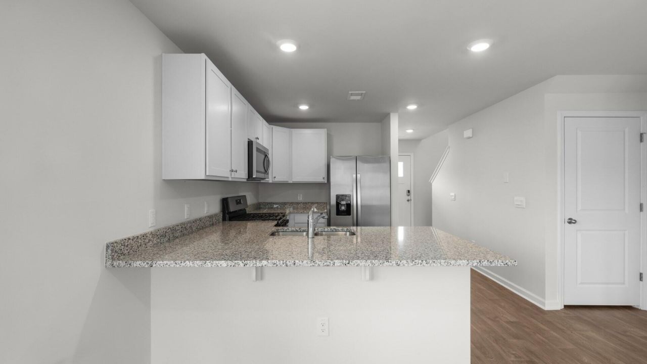 907 Long Bluff Road Photo 16