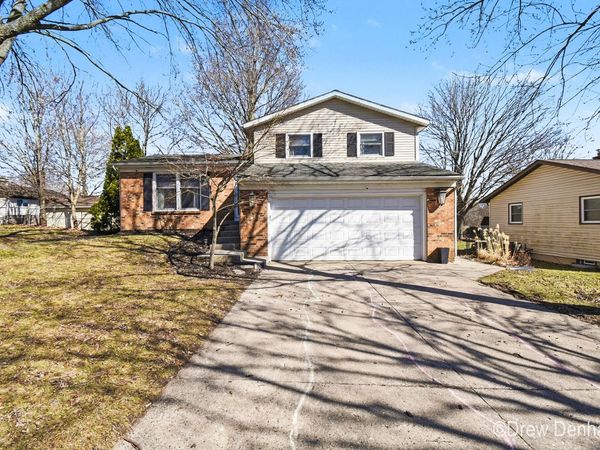 1106 Walwood Drive NE, Grand Rapids, MI 49505