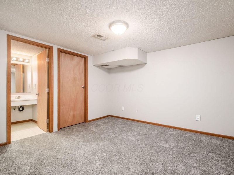 167 Macenroe Drive , Unit 32B, Blacklick, OH 43004 Photo 23