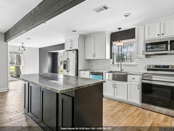 39006 Camp Dr, Prairieville, LA 70769