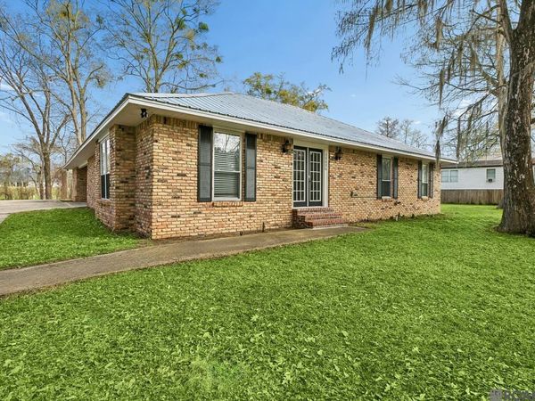 39006 Camp Dr, Prairieville, LA 70769