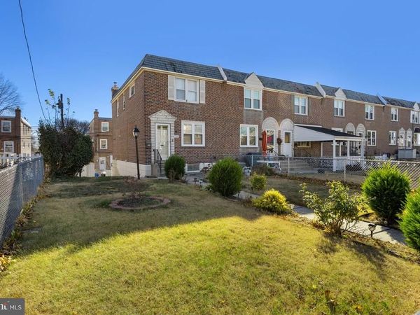 300 PINE STREET , GLENOLDEN, PA 19036