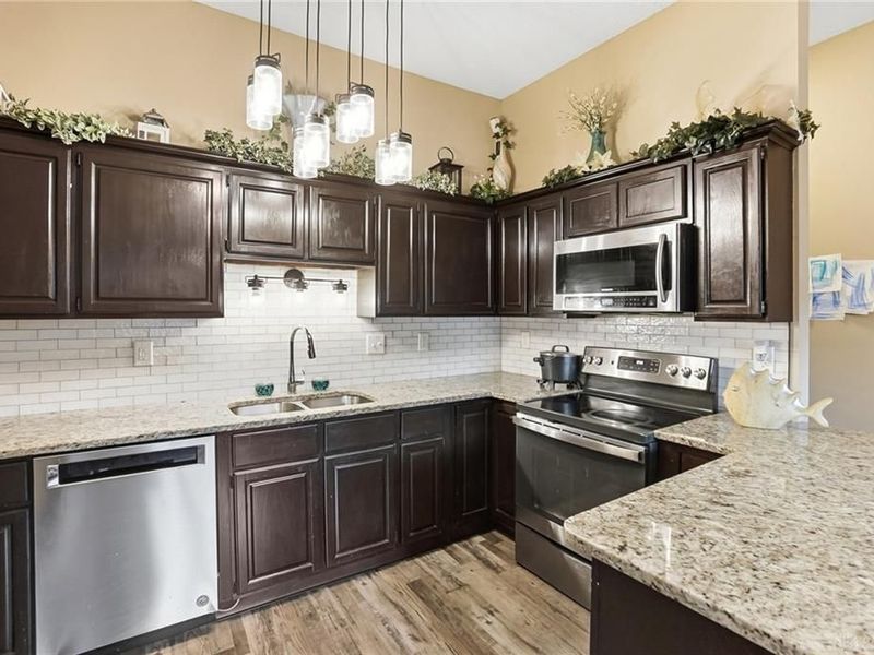 6042 Cinnamon Tree Court, Englewood, OH 45322 Photo 9