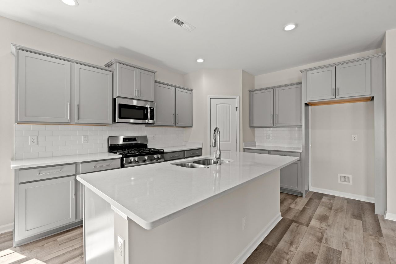 3235 Little Bay Dr.  Photo 4