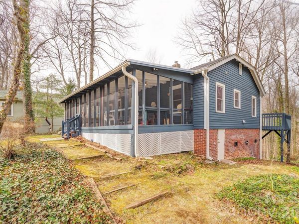 99 Salisbury Avenue , Saluda, NC 28873