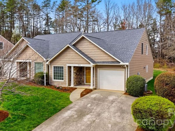 154 39th Avenue Court NW, Hickory, NC 28601