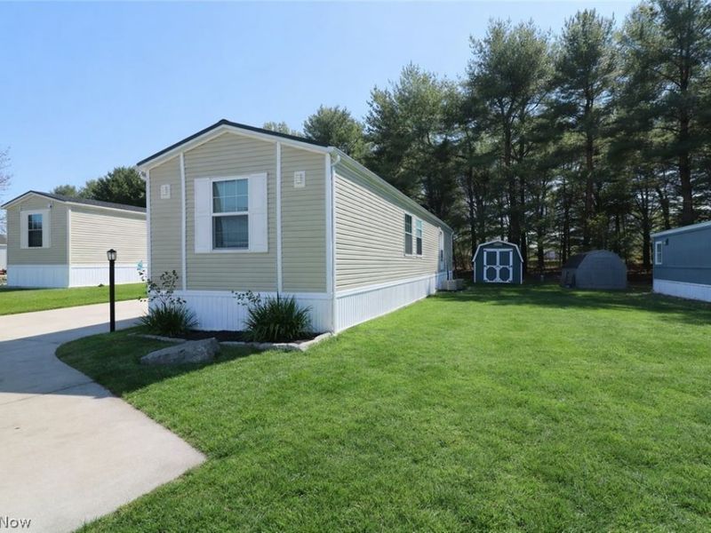 4400 Melrose Drive, Unit 9, Wooster, OH 44691 Photo 2