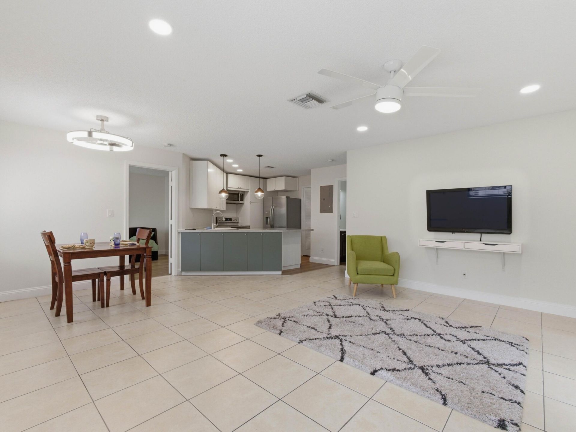 825 Dogwood Drive, Delray Beach, FL 33483 Photo