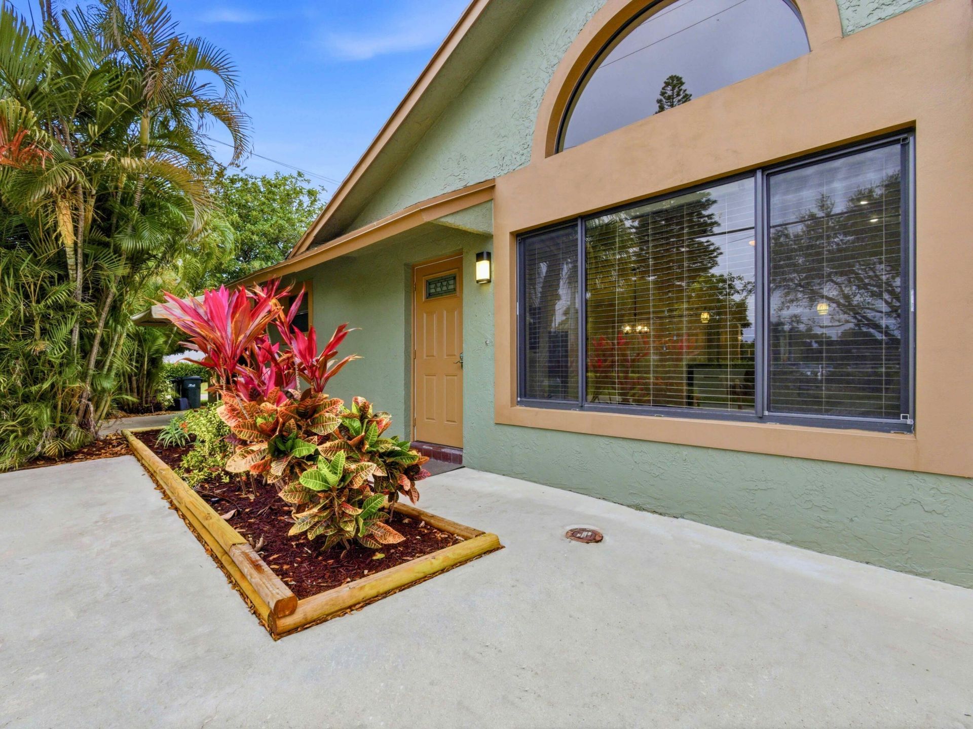 825 Dogwood Drive, Delray Beach, FL 33483 Photo