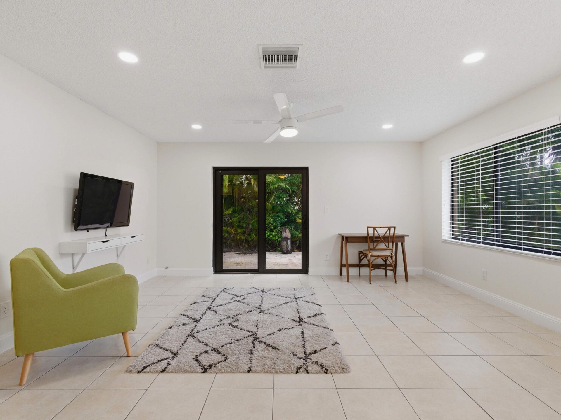 825 Dogwood Drive, Delray Beach, FL 33483 Photo