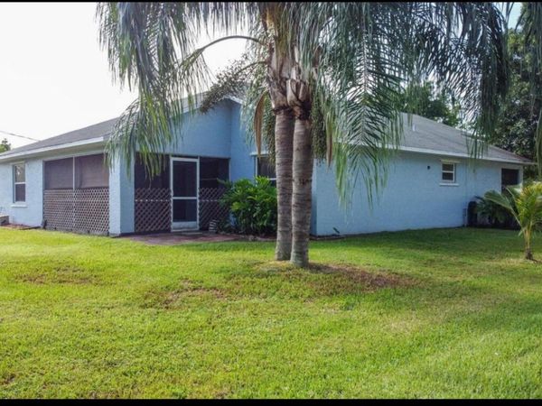 359 SW Duxbury Avenue, Port St. Lucie, FL 34983