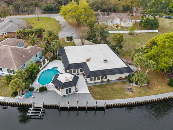 483 Wahoo Road, Panama City Beach, FL 32408