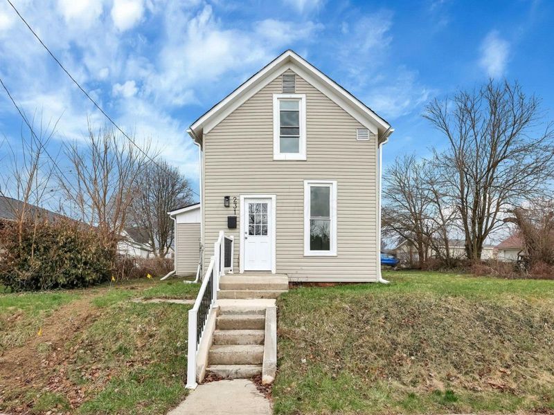 231 N London Street , Mount Sterling, OH 43143 Photo 1