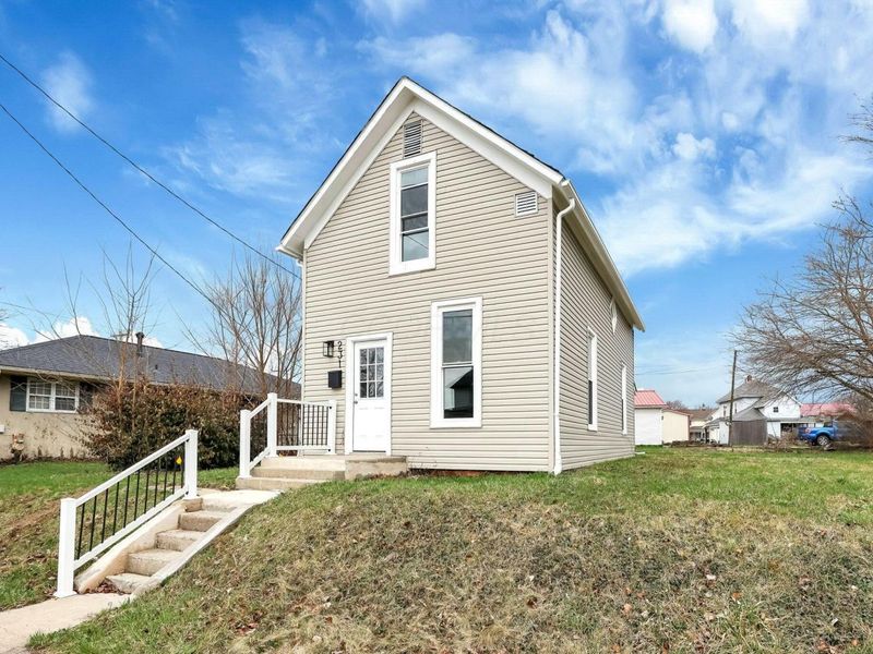 231 N London Street , Mount Sterling, OH 43143 Photo 3