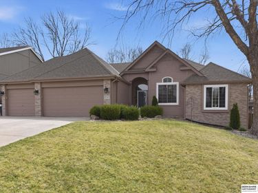 17265 Pine Street , Omaha, NE 68130