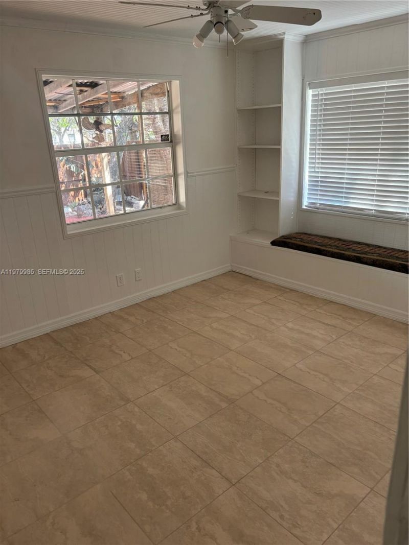 729 NE 2nd Ct , Hallandale Beach, FL 33009 Photo