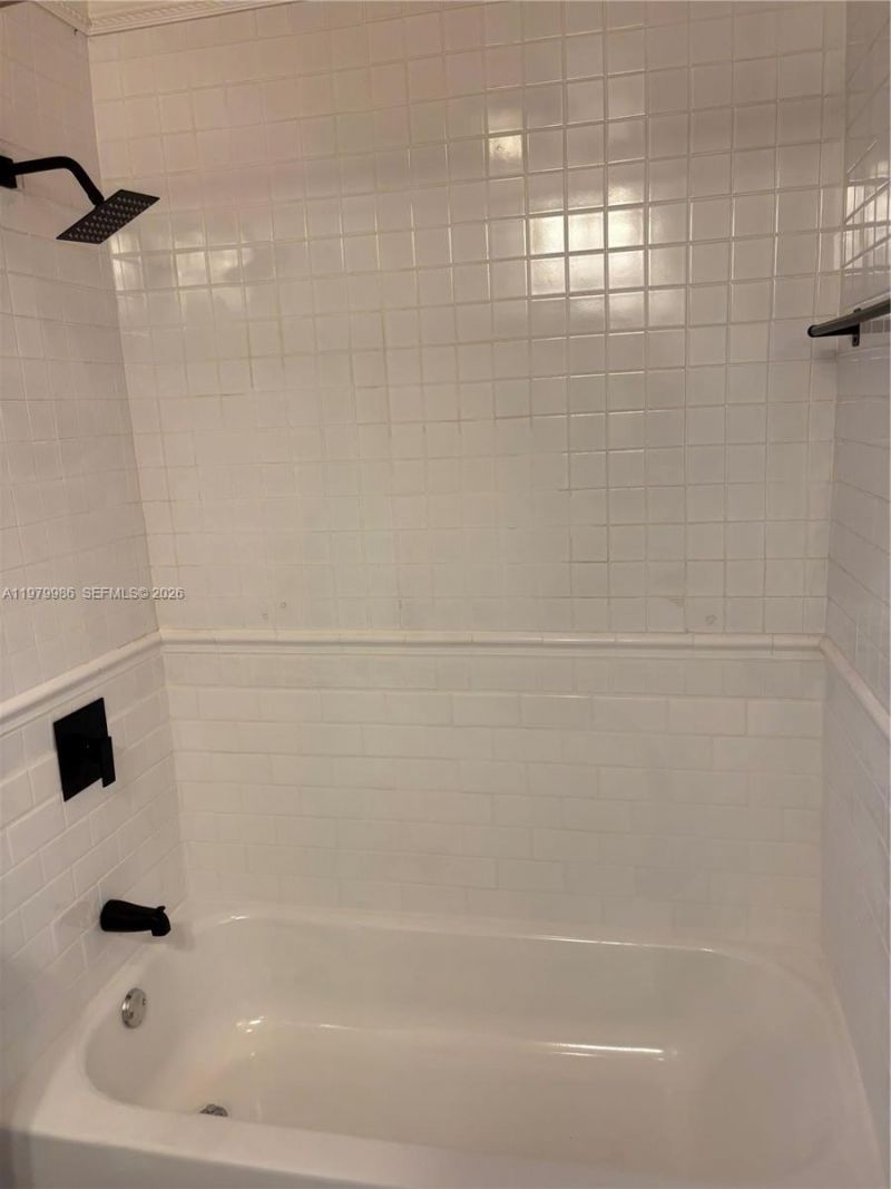 729 NE 2nd Ct , Hallandale Beach, FL 33009 Photo