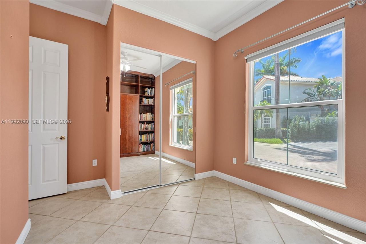 1459 Shoreline Way, Hollywood, FL 33019 Photo