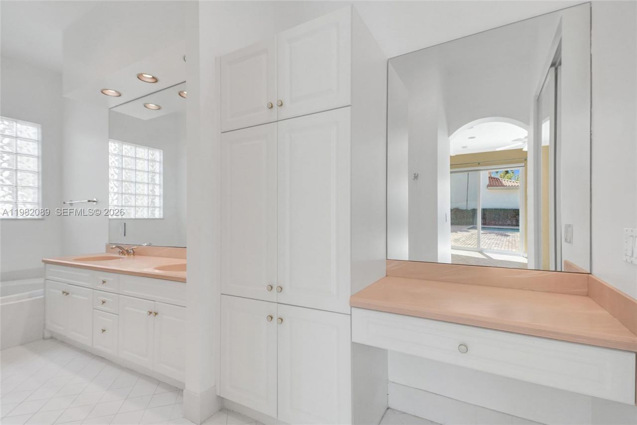 1459 Shoreline Way, Hollywood, FL 33019 Photo