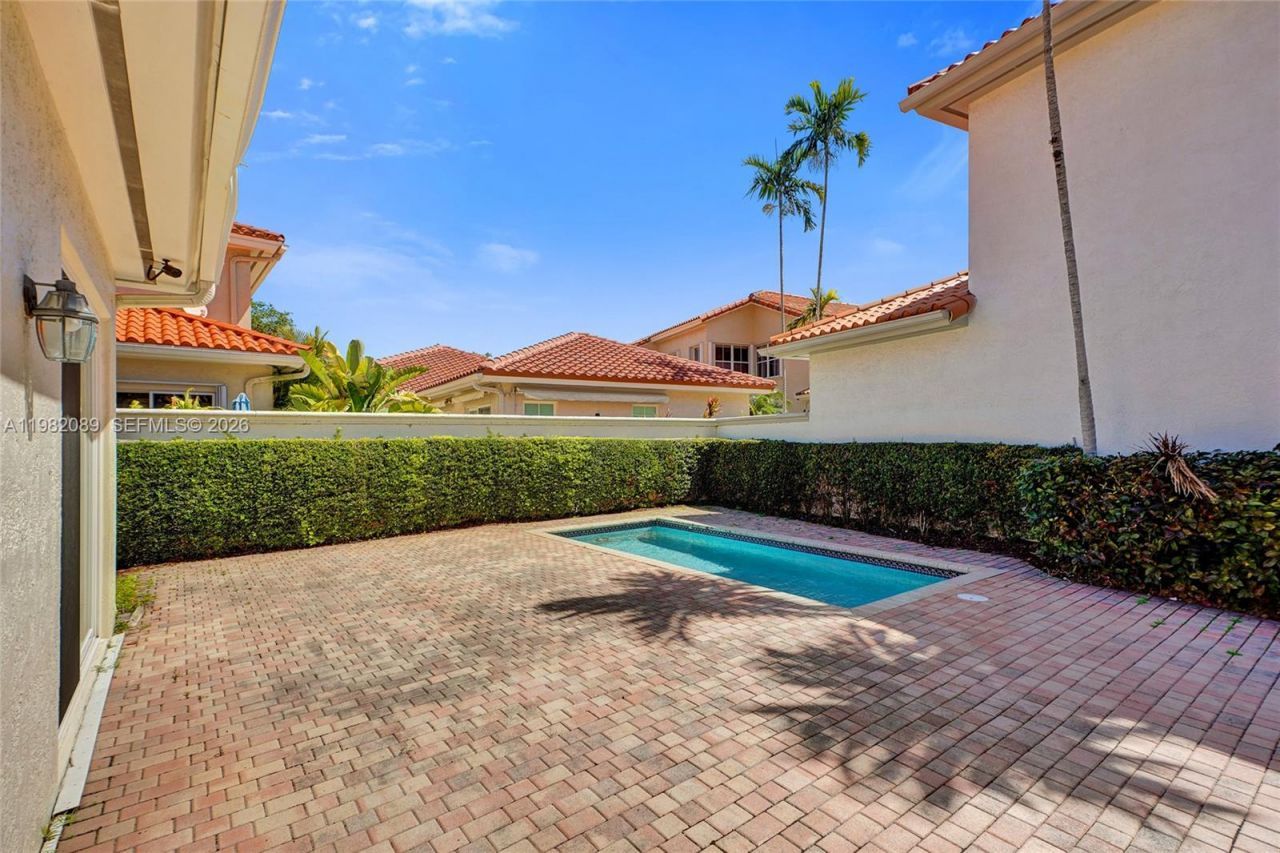 1459 Shoreline Way, Hollywood, FL 33019 Photo