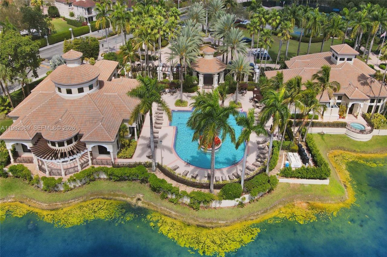 1459 Shoreline Way, Hollywood, FL 33019 Photo