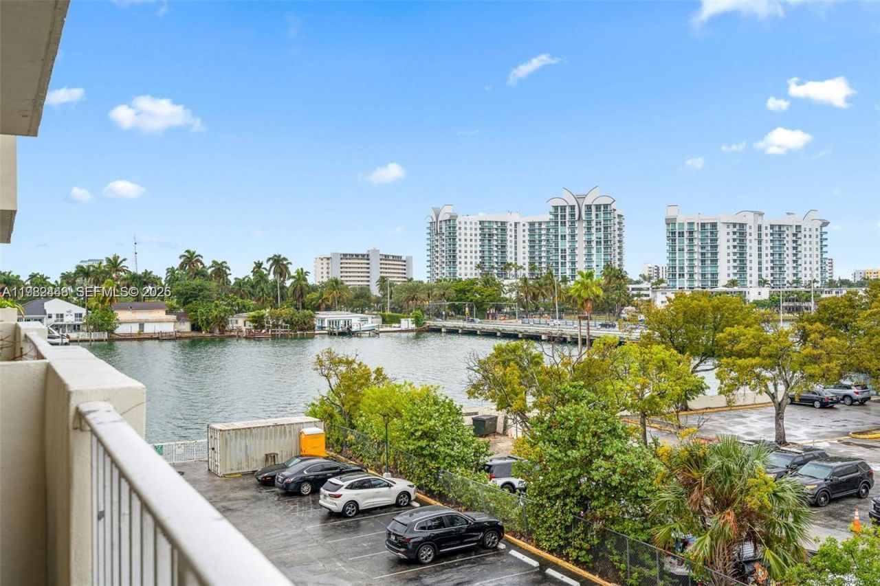 1455 N Treasure Dr, Unit 5E, North Bay Village, FL 33141 Photo