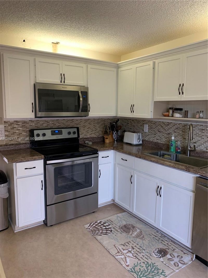 8042 SE Villa Cir, Unit 8042, Hobe Sound, FL 33455 Photo