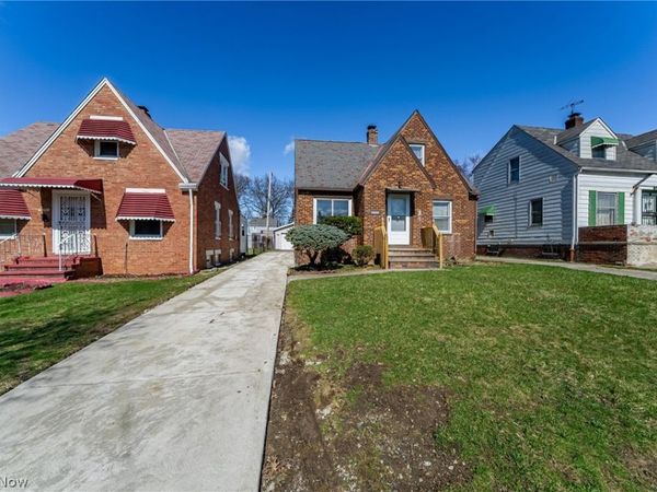 15705 Throckley Avenue, Cleveland, OH 44128