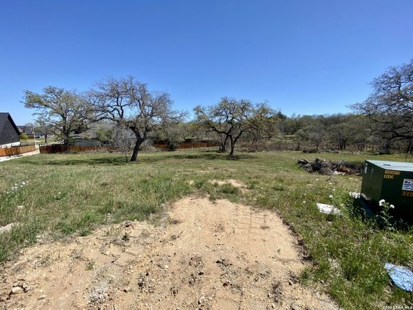 125 Ash Parkway, La Vernia, TX 78121