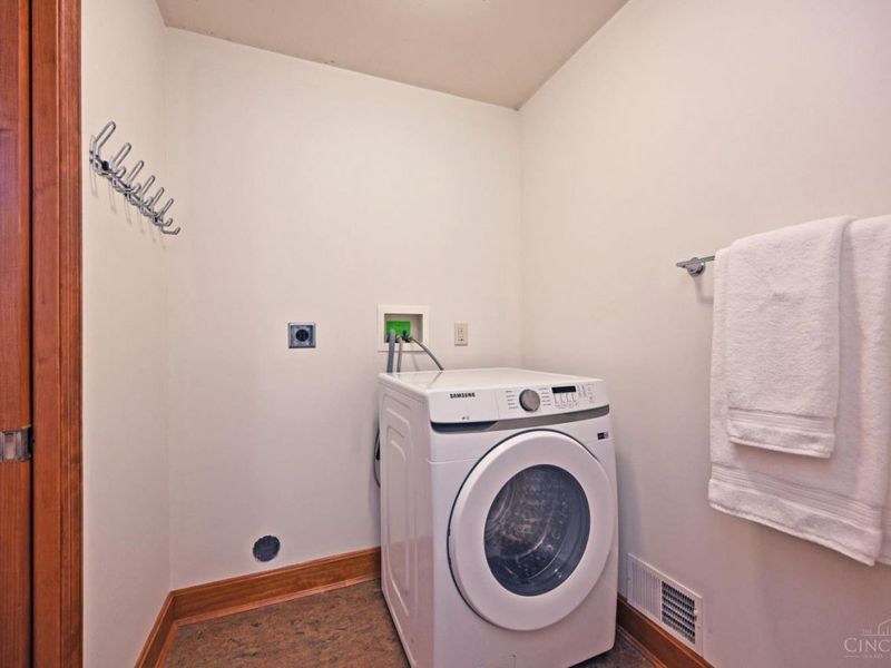 9485 Wynnecrest Drive, Blue Ash, OH 45242 Photo 15