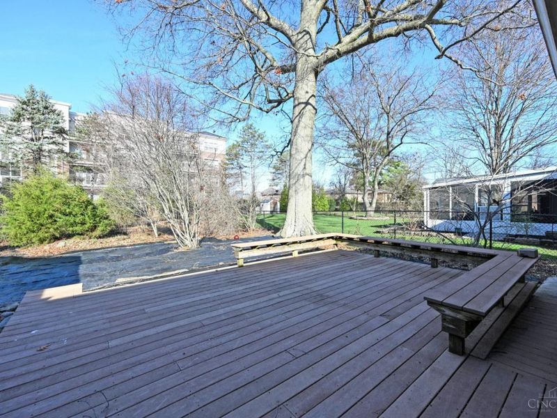 9485 Wynnecrest Drive, Blue Ash, OH 45242 Photo 20