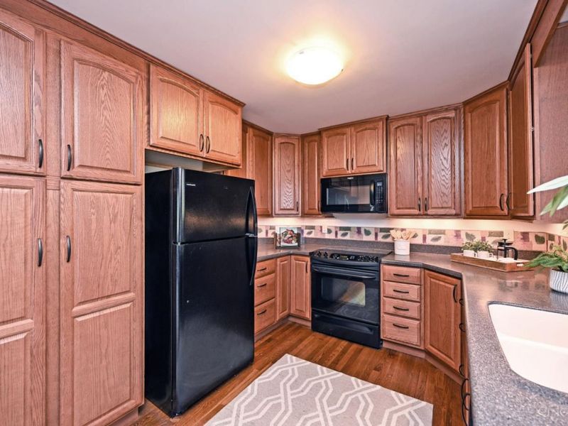 9485 Wynnecrest Drive, Blue Ash, OH 45242 Photo 9