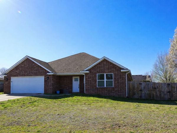 804 E 7th Street , Grove, OK 74344