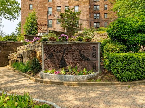 98 Pearsall Drive, Unit 1A, Mount Vernon, NY 10552