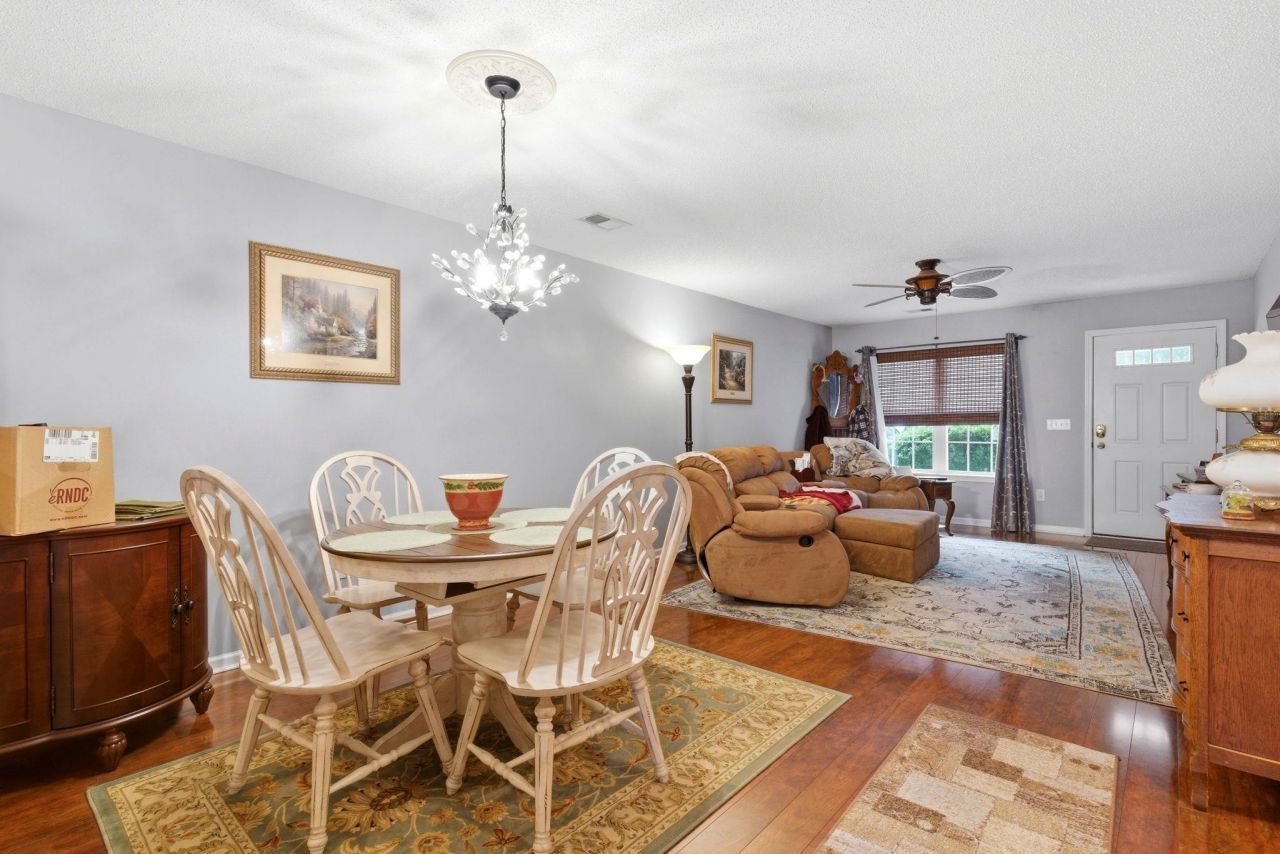 638 Riverward Dr.  Photo 14