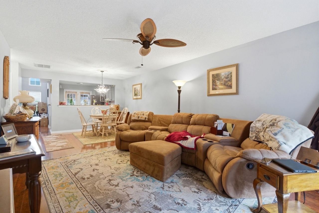 638 Riverward Dr.  Photo 15