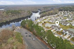 638 Riverward Dr.  photo 4