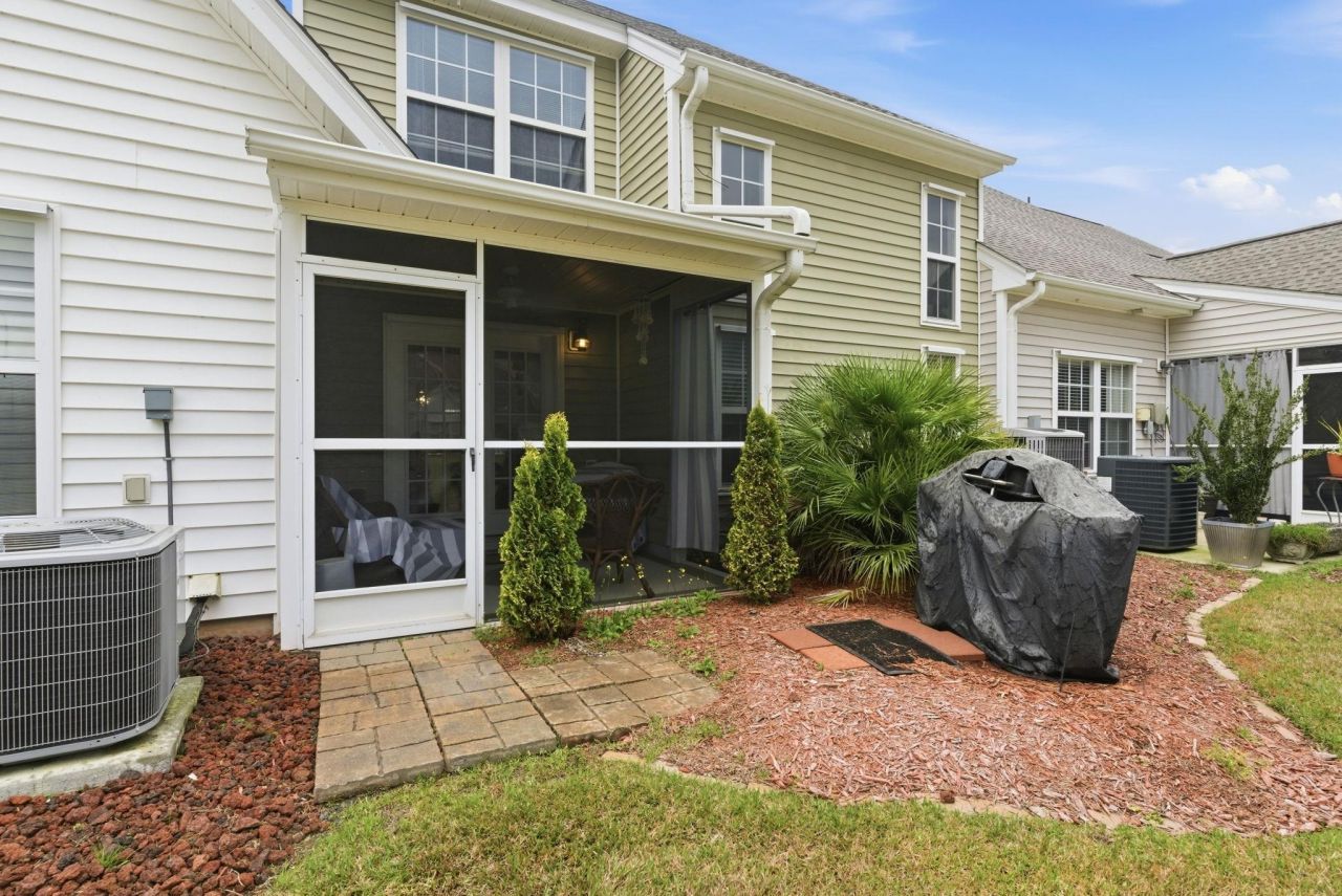 638 Riverward Dr.  Photo 33