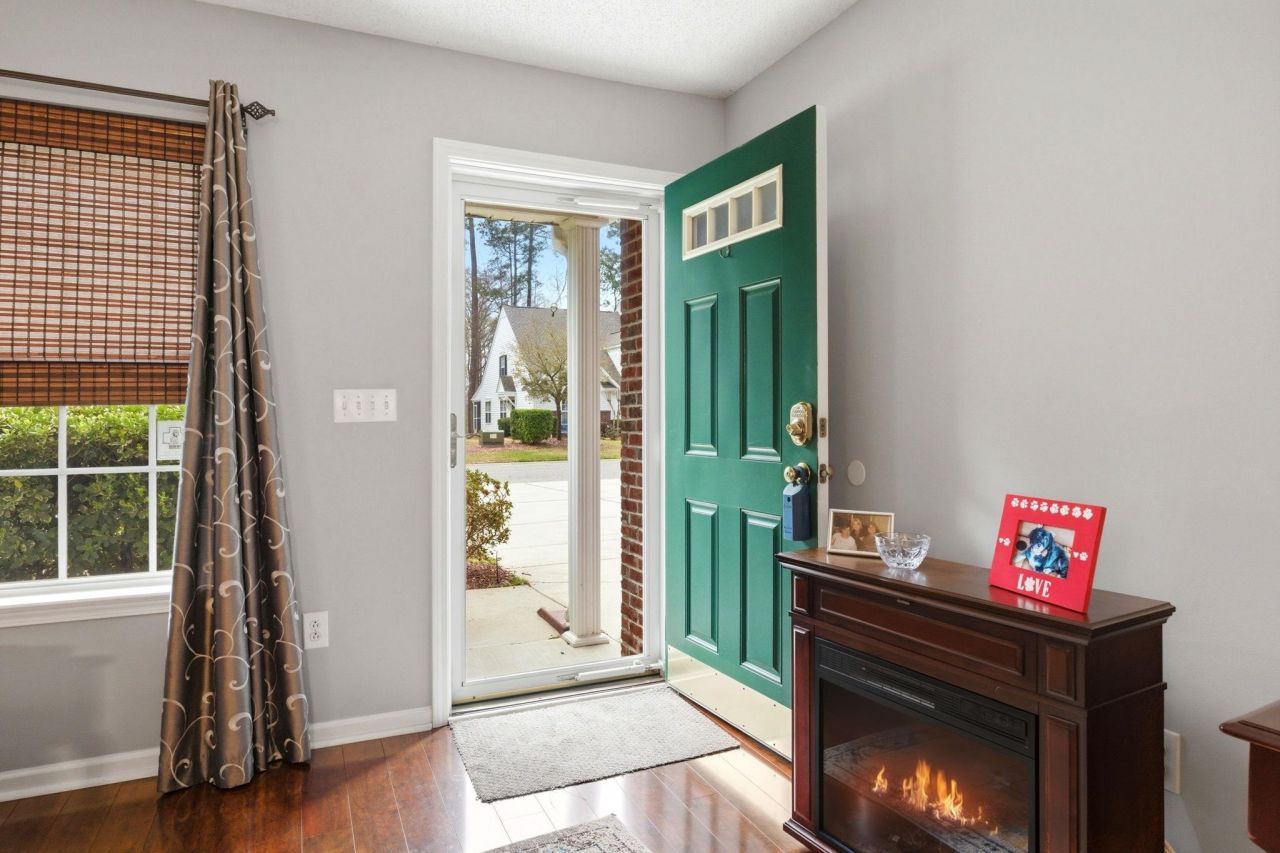 638 Riverward Dr.  Photo 7