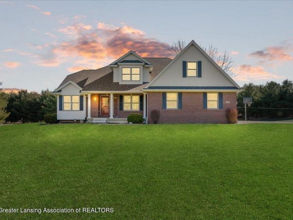 5111 S County Farm Road, St. Johns, MI 48879