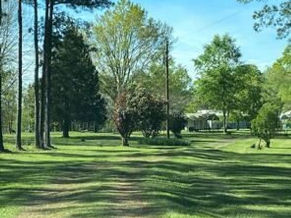 5702 Rollinson Road, Liberty, MS 39645