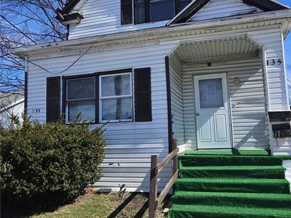 135 Ivy Street , Buffalo, NY 14211
