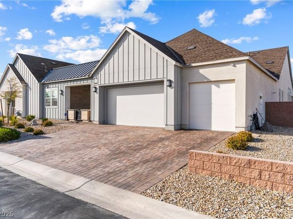 8811 Italian Trotter Court, Las Vegas, NV 89113