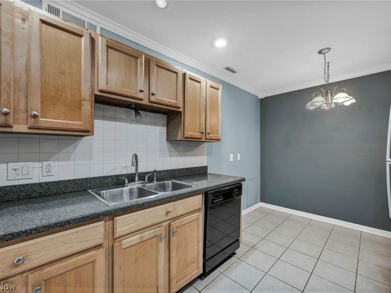 20333 Detroit Road, Rocky River, OH 44116 Photo 3