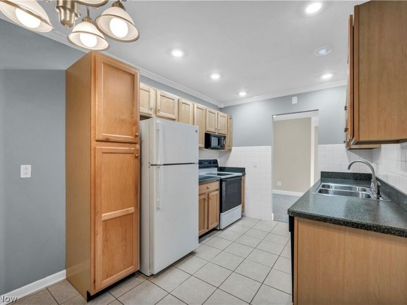 20333 Detroit Road, Rocky River, OH 44116 Photo 4